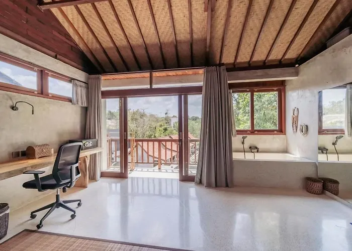 Bukit Hideaway Villa *