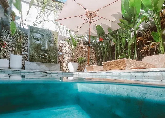 Bukit Hideaway Villa *
