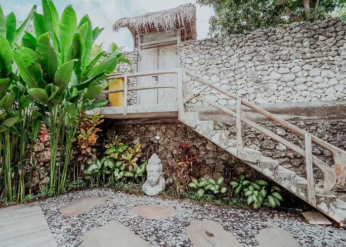 Bukit Hideaway Villa *